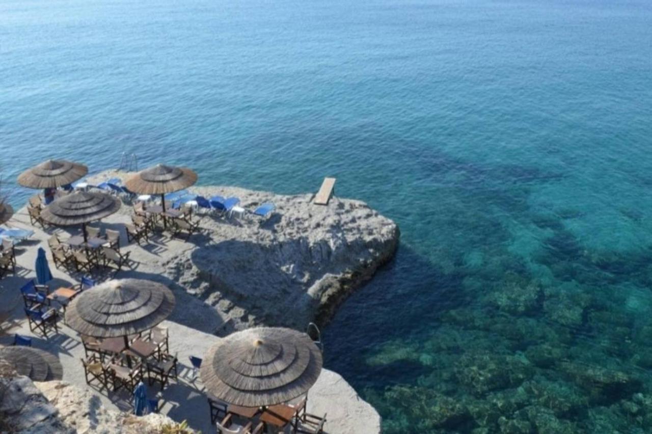 Aelia Houses Agia Marina  Buitenkant foto